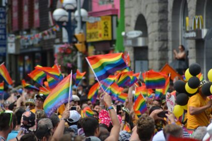 Παρέλαση υπερηφάνειας για την υπεράσπιση των δικαιωμάτων της ΛΟΑΤΚΙ κοινότητας