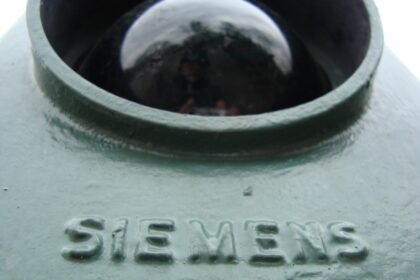 Η Siemens μειώνει προσωπικό: Περικοπές θέσεων και αναταραχή στους εργαζομένους