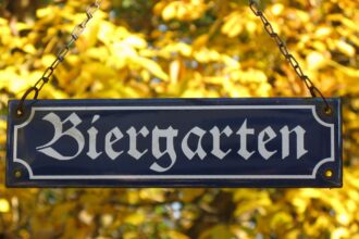 Η ιστορία των κήπων μπύρας Biergärten στη Βαυαρία