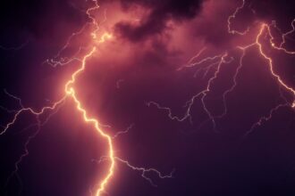 Καταιγίδα με κεραυνούς και αστραπές στη Γερμανία