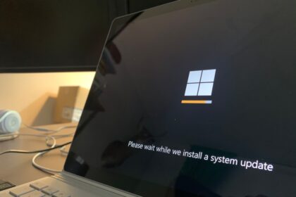 Εγκατάσταση αναβάθμισης των windows σε φορητό υπολογιστή