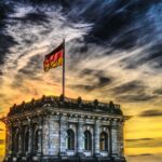 Η γερμανική σημαία υψωμένη στη bundestag