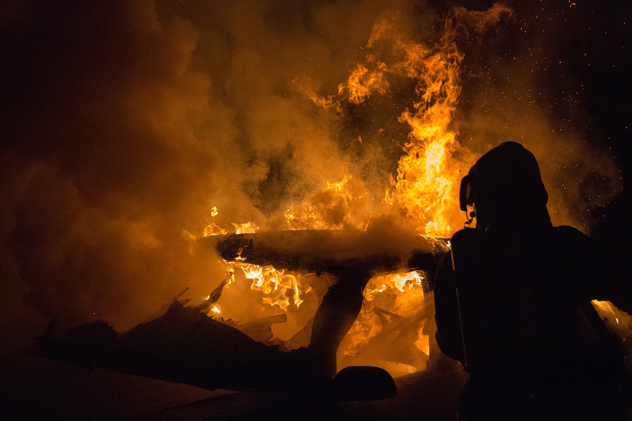 Πύρινο μέτωπο στο Harz: Ο άνεμος απειλεί με νέα εξάπλωση της φωτιάς - 300 πυροσβέστες