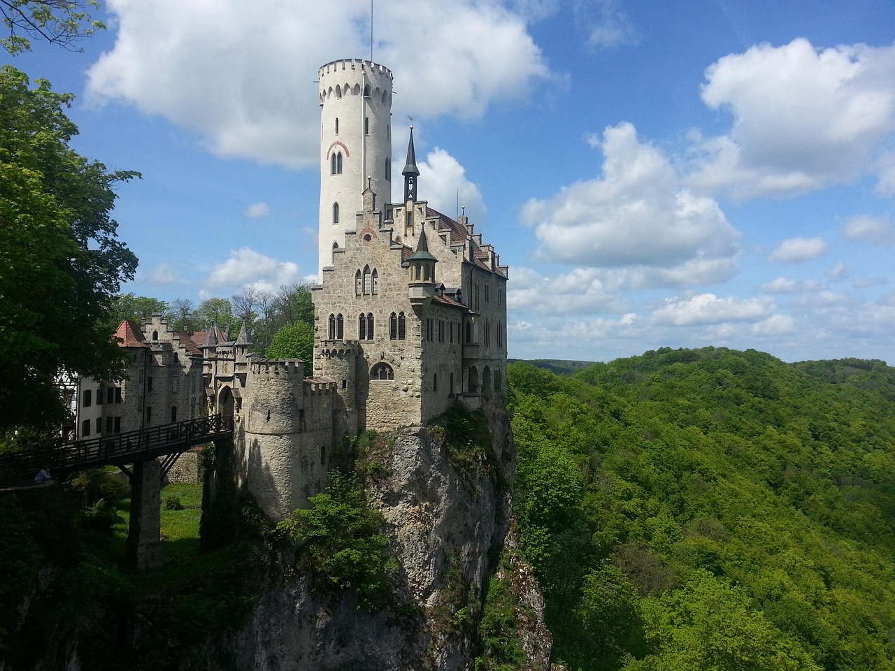 Το παραμυθένιο Schloss Lichtenstein στη Βάδη-Βυρτεμβέργη