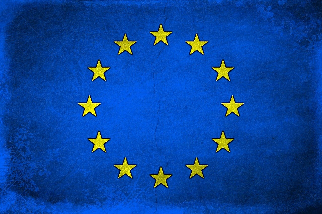 Η Ευρωπαϊκή Ένωση (ΕΕ) είναι οικονομική και πολιτική ένωση 27 ευρωπαϊκών κρατών.
