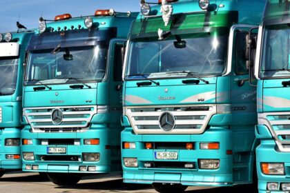 Φορτηγά Mercedes της γερμανικής Daimler Truck