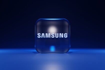 Η Samsung Electronics Co., Ltd. είναι νοτιοκορεατική πολυεθνική εταιρεία ηλεκτρονικών με έδρα το Σούουον της Νότιας Κορέας