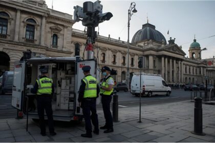 Mobile video tower operated by Munich Police near Hauptbahnhof to increase security